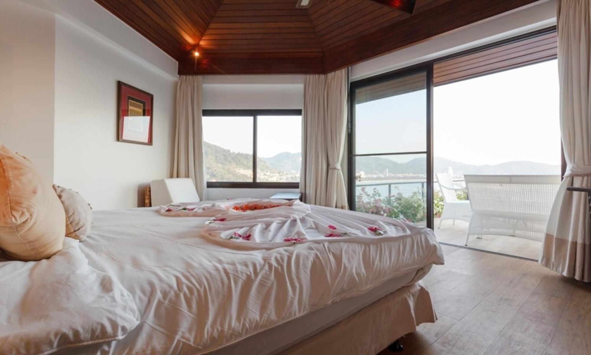 Indochine Resort And Villas - Sha Extra Plus Patong Dış mekan fotoğraf A bedroom at the resort